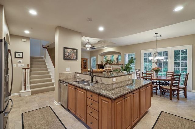 43 Longsford, The Woodlands, TX 77382