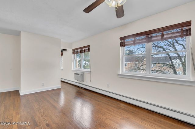 26 Windsor Terrace E, Freehold, NJ 07728