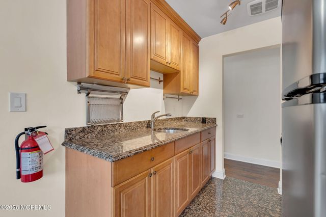 26 Windsor Terrace E, Freehold, NJ 07728