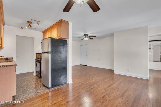 26 Windsor Terrace E, Freehold, NJ 07728