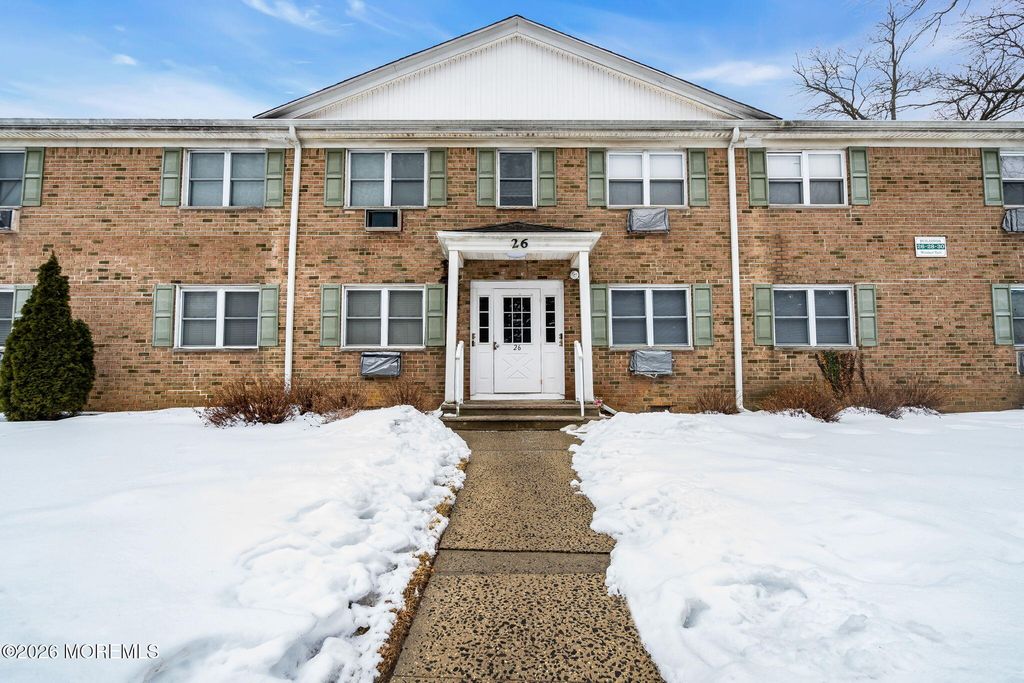 26 Windsor Terrace E, Freehold, NJ 07728