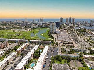 180 NE 12th Ave 18C, Hallandale Beach, FL 33009