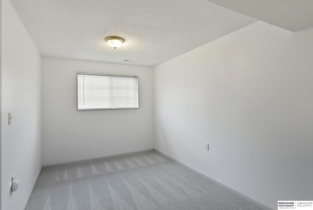 19373 U Street, Omaha, NE 68135