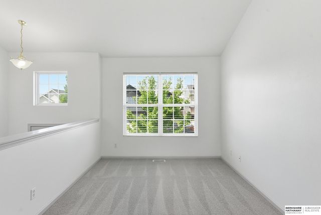 19373 U Street, Omaha, NE 68135