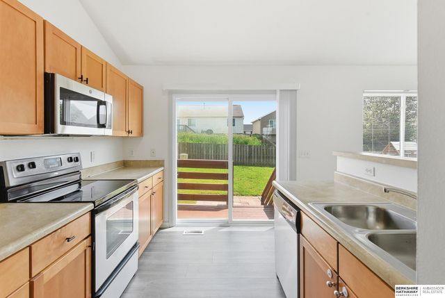 19373 U Street, Omaha, NE 68135