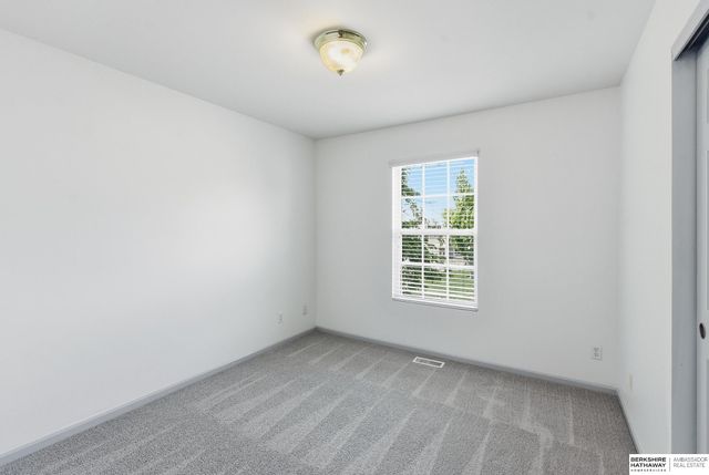 19373 U Street, Omaha, NE 68135