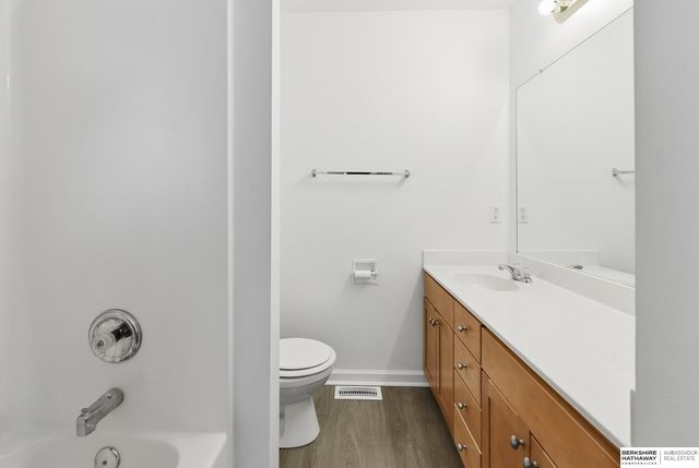 19373 U Street, Omaha, NE 68135