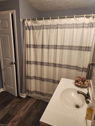 892 Garrow RD, Newport News, VA 23608