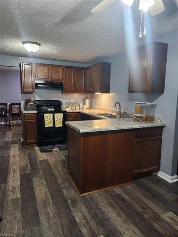 892 Garrow RD, Newport News, VA 23608