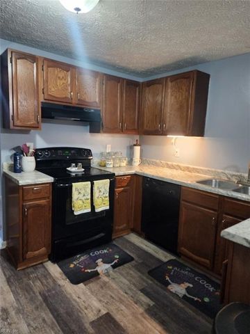 892 Garrow RD, Newport News, VA 23608