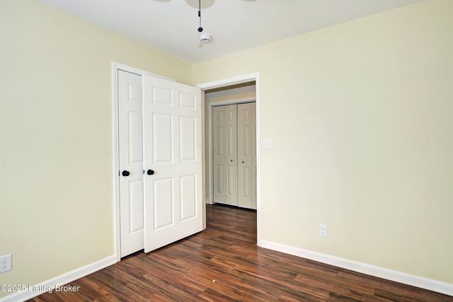 4202 Fordson Way, Louisville, KY 40211