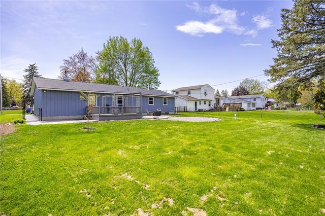 82 Doerun Drive, Greece, NY 14626