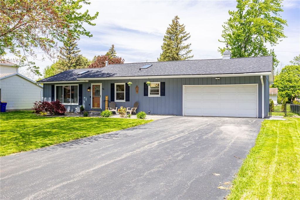 82 Doerun Drive, Greece, NY 14626