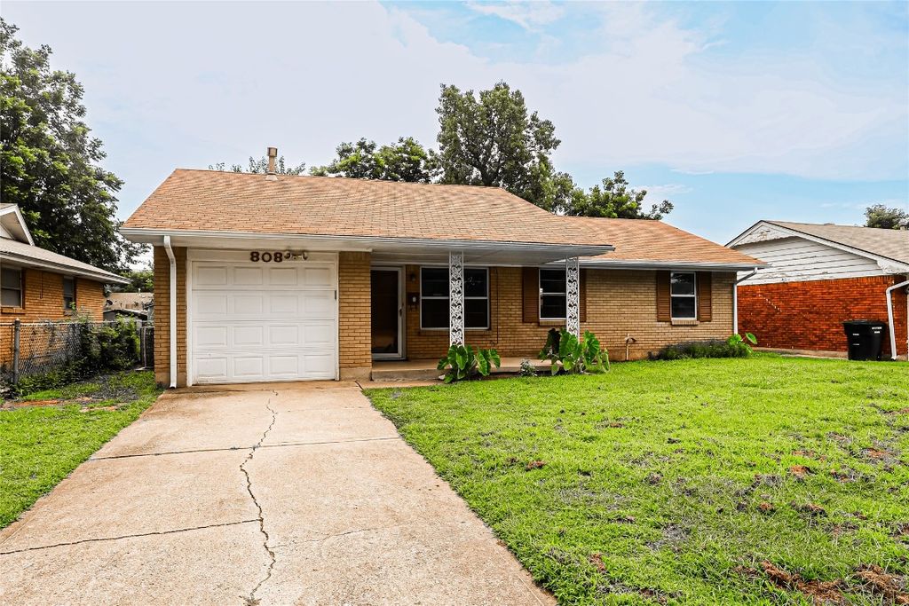 808 N Markwell Avenue, Moore, OK 73160