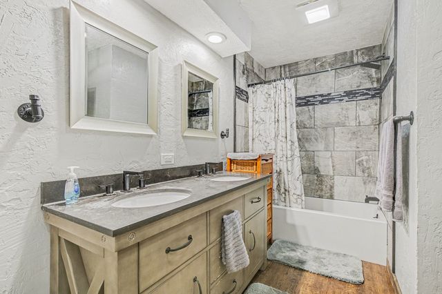 2421 Parkwood Drive, Grand Prairie, TX 75050