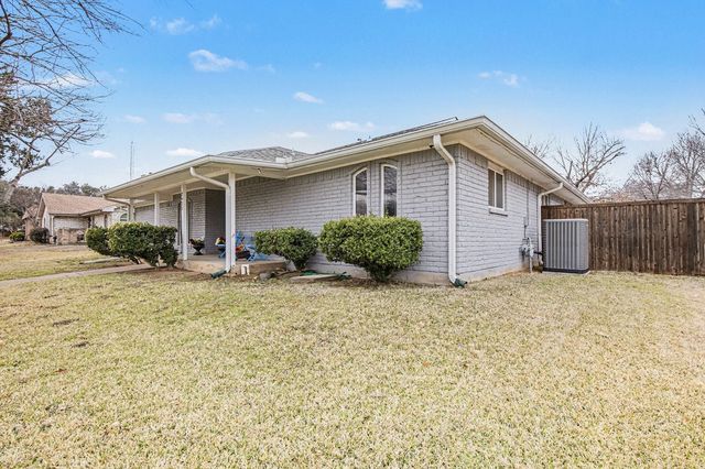 2421 Parkwood Drive, Grand Prairie, TX 75050