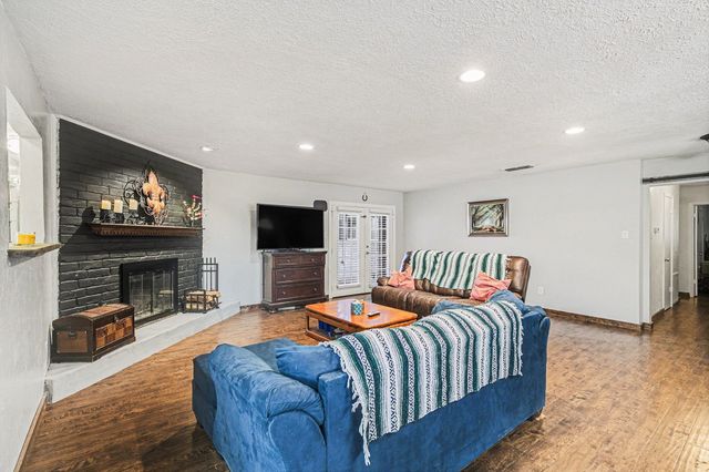 2421 Parkwood Drive, Grand Prairie, TX 75050