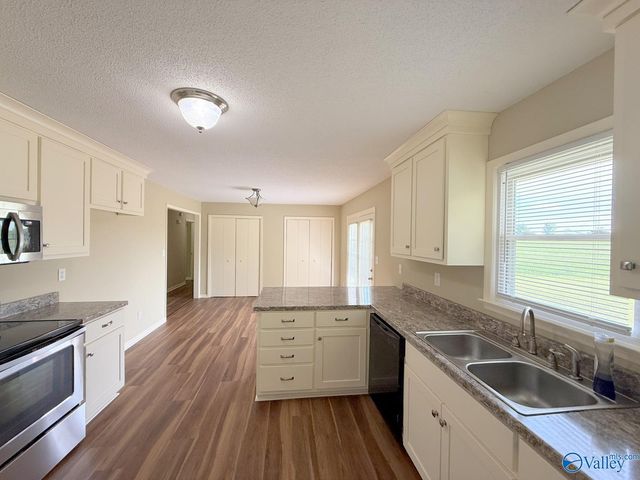 315 Monroe Nunley Road, Hazel Green, AL 35750