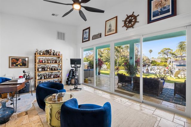 1567 DELAWARE AVENUE NE, St Petersburg, FL 33703