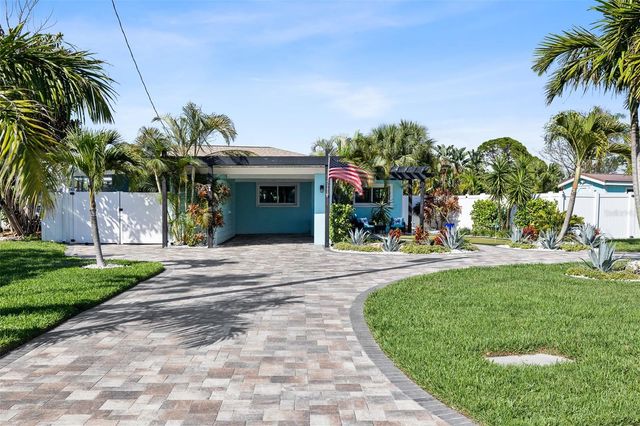 1567 DELAWARE AVENUE NE, St Petersburg, FL 33703