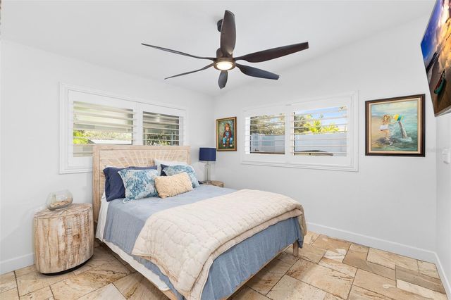 1567 DELAWARE AVENUE NE, St Petersburg, FL 33703