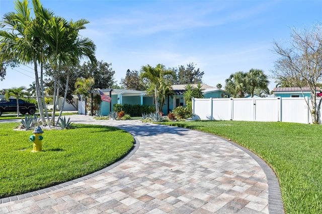 1567 DELAWARE AVENUE NE, St Petersburg, FL 33703