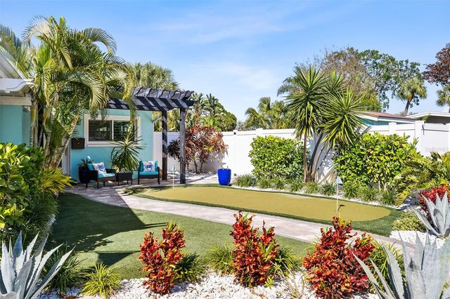 1567 DELAWARE AVENUE NE, St Petersburg, FL 33703