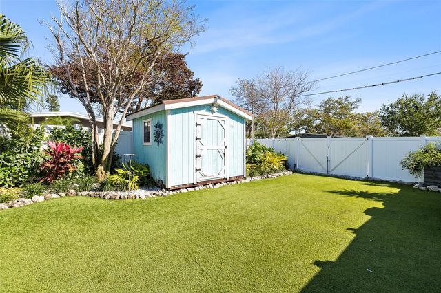 1567 DELAWARE AVENUE NE, St Petersburg, FL 33703