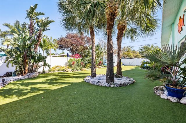 1567 DELAWARE AVENUE NE, St Petersburg, FL 33703