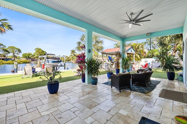 1567 DELAWARE AVENUE NE, St Petersburg, FL 33703