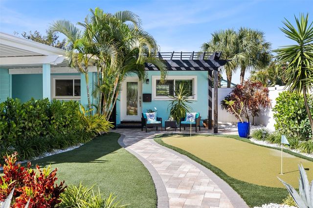 1567 DELAWARE AVENUE NE, St Petersburg, FL 33703