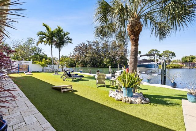 1567 DELAWARE AVENUE NE, St Petersburg, FL 33703