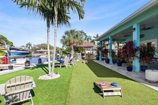 1567 DELAWARE AVENUE NE, St Petersburg, FL 33703