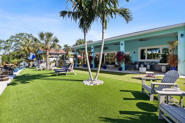 1567 DELAWARE AVENUE NE, St Petersburg, FL 33703