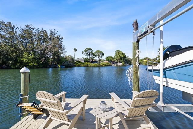 1567 DELAWARE AVENUE NE, St Petersburg, FL 33703