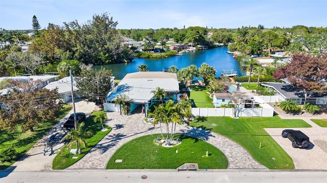 1567 DELAWARE AVENUE NE, St Petersburg, FL 33703