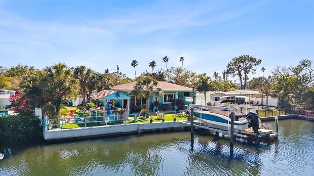 1567 DELAWARE AVENUE NE, St Petersburg, FL 33703