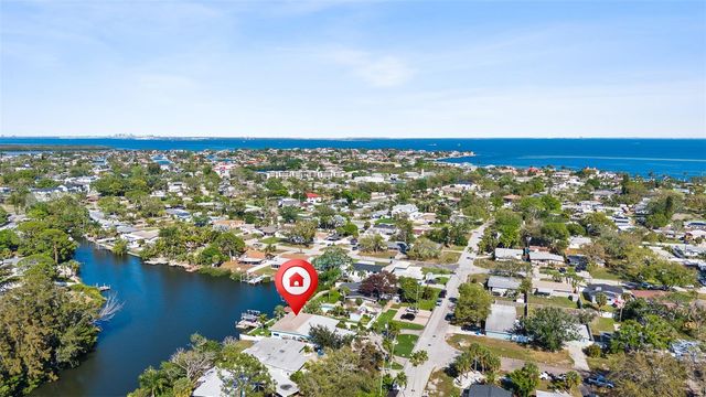 1567 DELAWARE AVENUE NE, St Petersburg, FL 33703