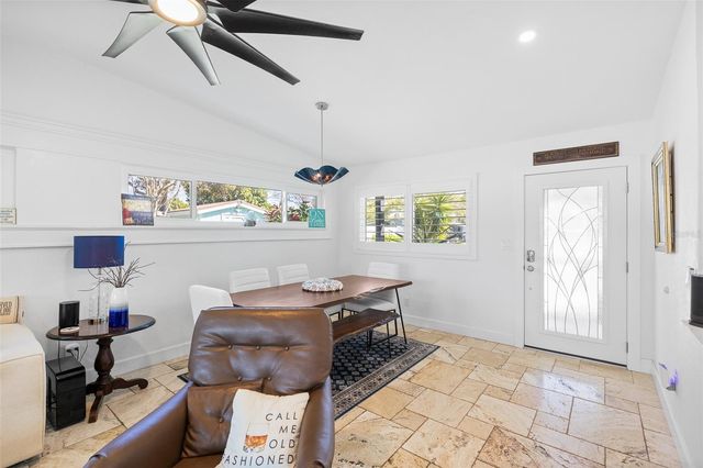 1567 DELAWARE AVENUE NE, St Petersburg, FL 33703