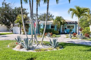 1567 DELAWARE AVENUE NE, St Petersburg, FL 33703