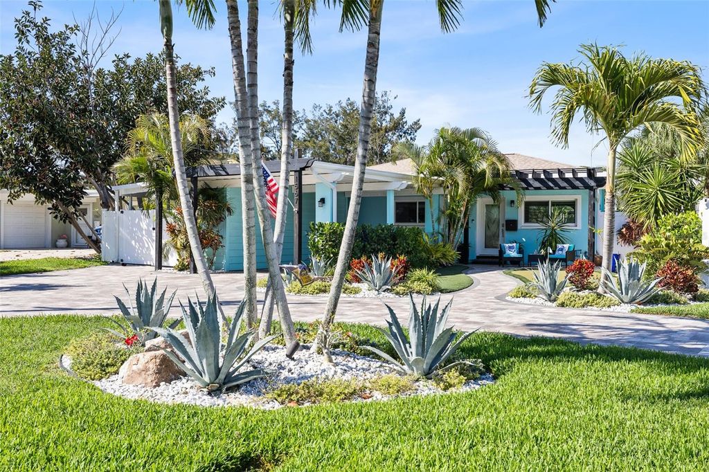 1567 DELAWARE AVENUE NE, St Petersburg, FL 33703