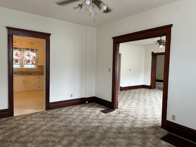 408 N West Avenue, Freeport, IL 61032