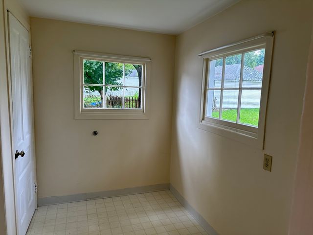 408 N West Avenue, Freeport, IL 61032