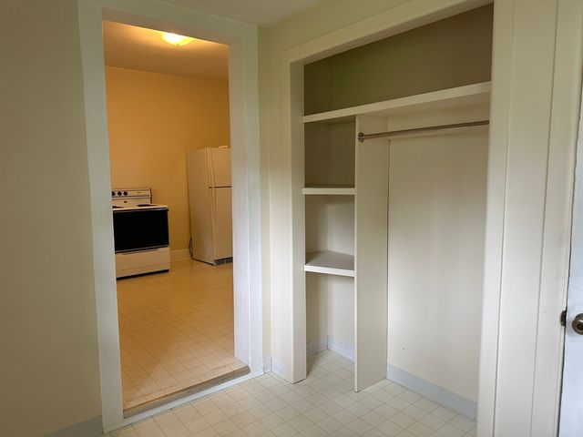 408 N West Avenue, Freeport, IL 61032