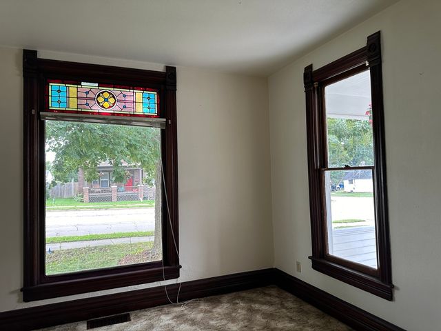 408 N West Avenue, Freeport, IL 61032