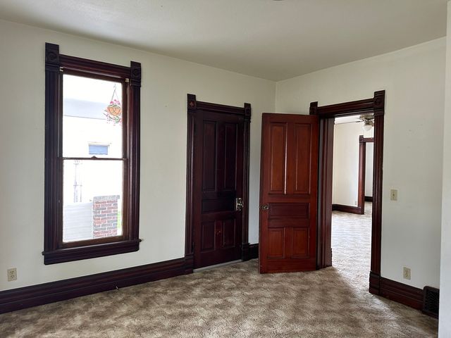 408 N West Avenue, Freeport, IL 61032