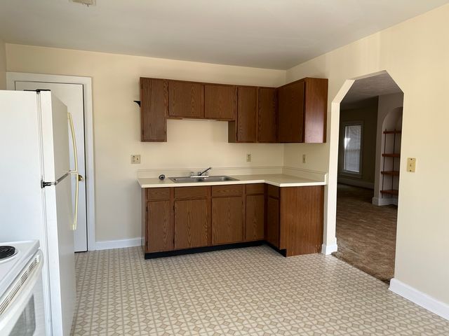 408 N West Avenue, Freeport, IL 61032