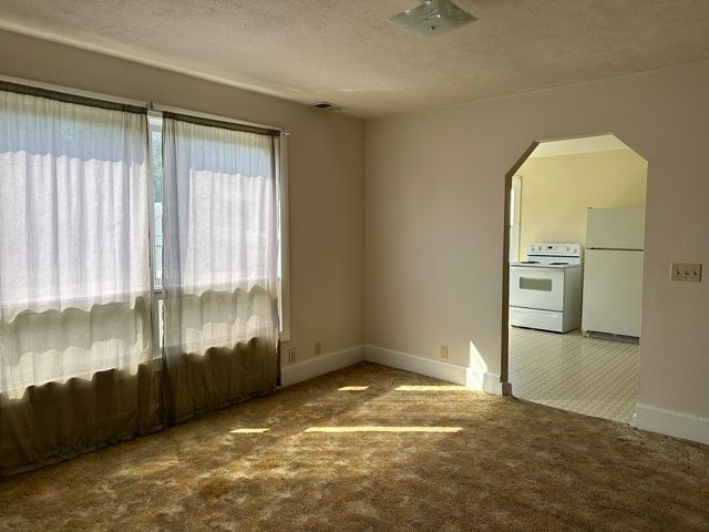 408 N West Avenue, Freeport, IL 61032