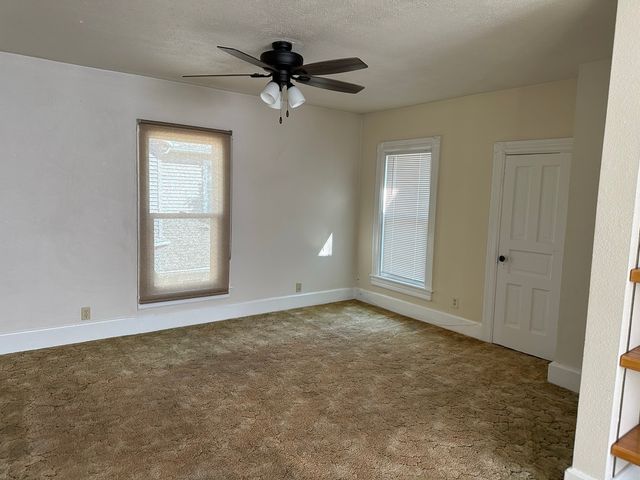 408 N West Avenue, Freeport, IL 61032