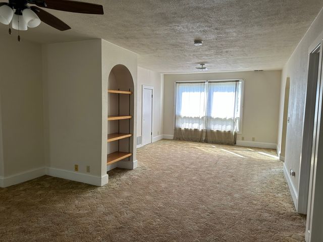 408 N West Avenue, Freeport, IL 61032